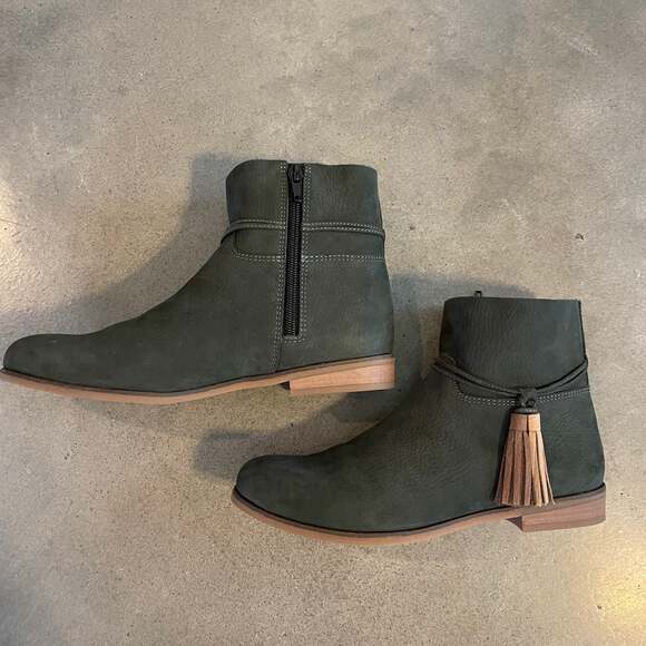 Lucky Brand Gloriana Leather suede Flat Low Tassel Ankle Bootie Dark Green 7.5 - Picture 6 of 11